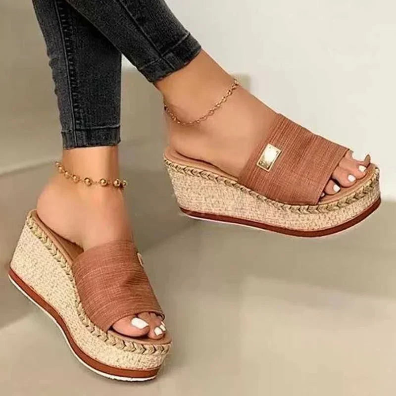 Elegant Women's Orthopedic Sandals for Summer Comfort - Stylish and Lightweight Summer Footwear 3
