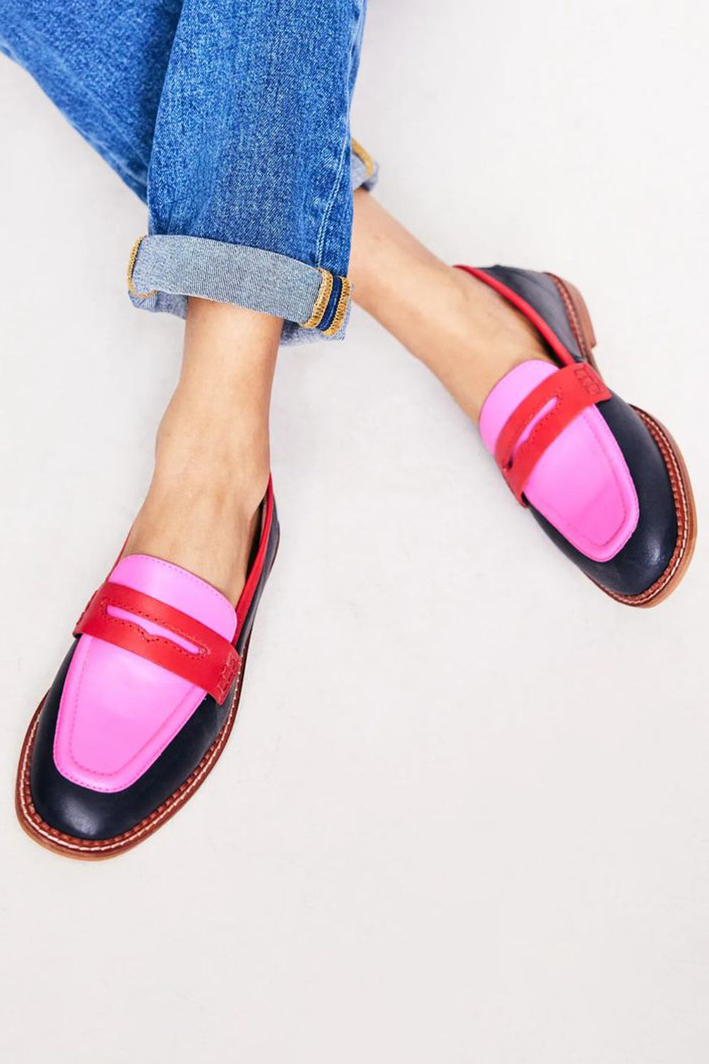 Stylish Black Loafers with Colorful Accent for Women - Comfortable Slip-On Design 0