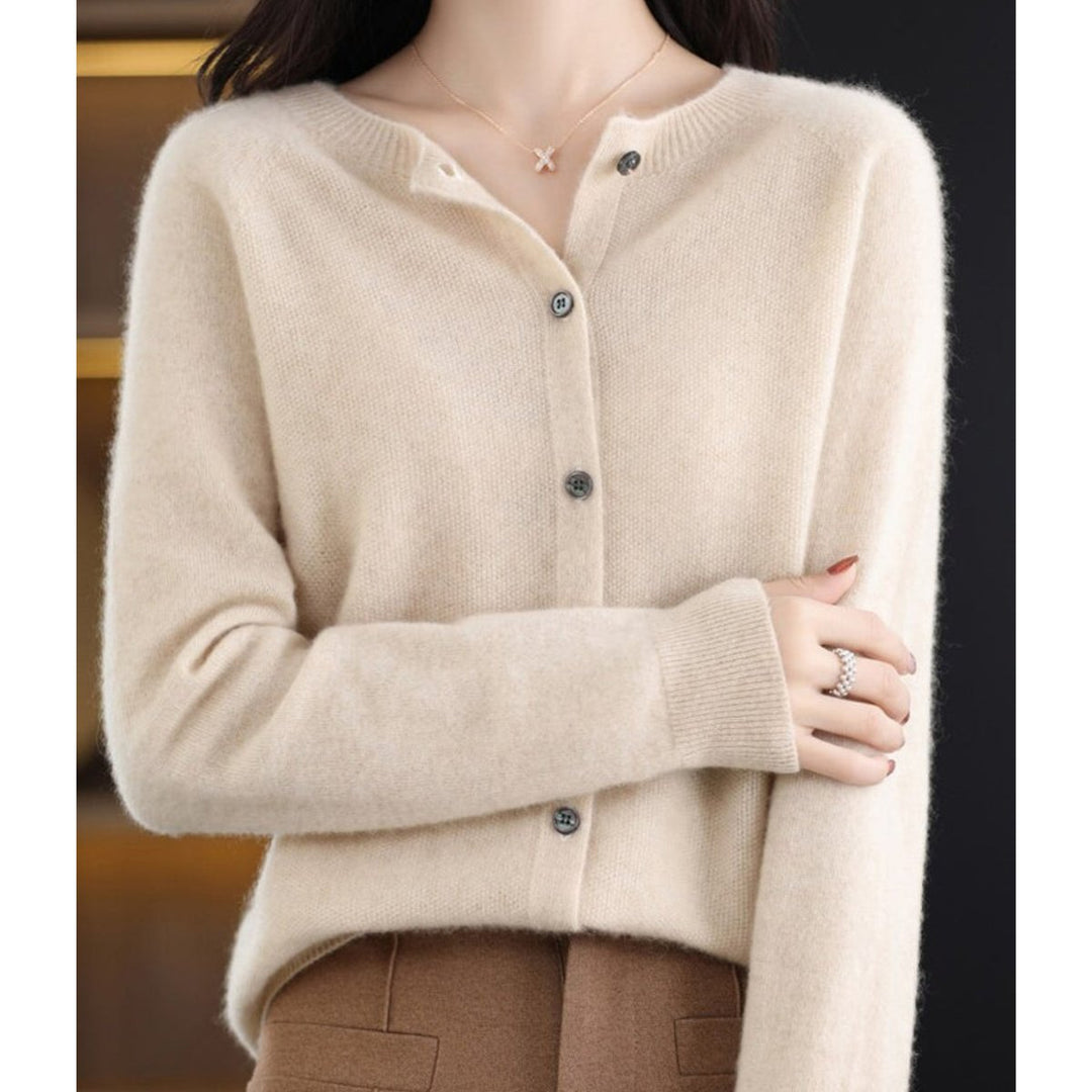 Women's Oversized Button-Front Knit Cardigan for Layering and Comfort 10