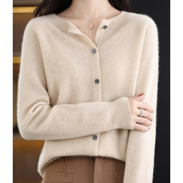 Women's Oversized Button-Front Knit Cardigan for Layering and Comfort 10