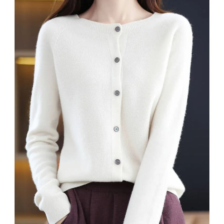 Women's Oversized Button-Front Knit Cardigan for Layering and Comfort 4