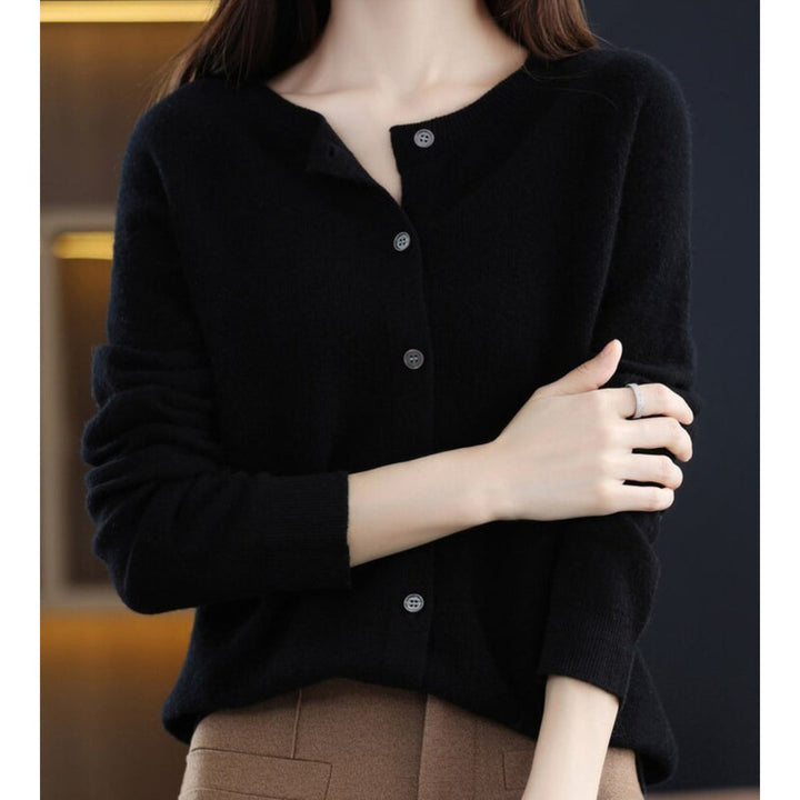 Women's Oversized Button-Front Knit Cardigan for Layering and Comfort 5