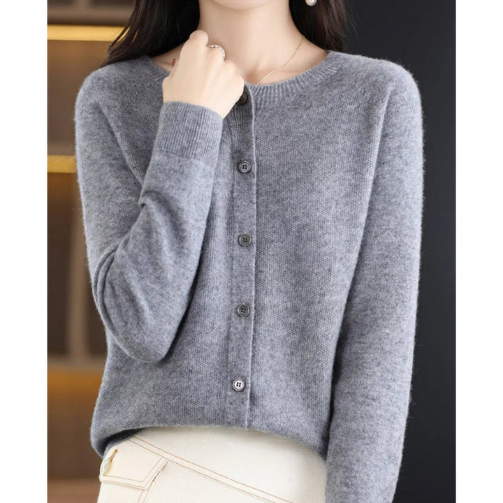 Women's Oversized Button-Front Knit Cardigan for Layering and Comfort 6